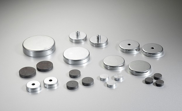 Ferrite (Ceramic) Magnets