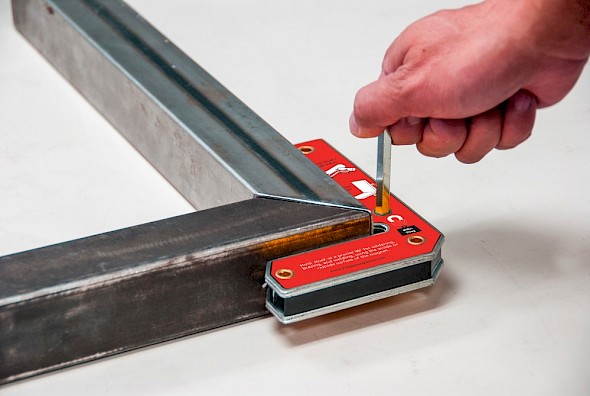 Inside and Outside Welding Clamps in use